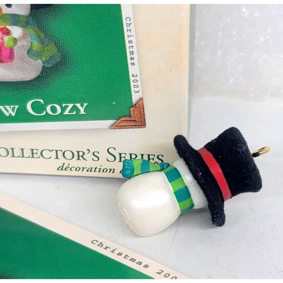 Vtg 2002 Hallmark Miniature Snow Cozy Snowman #1 in Series Christmas Ornament - Picture 4 of 6